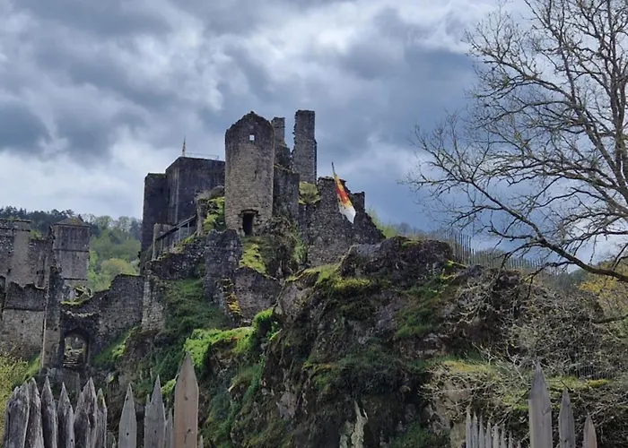 Au Pied De La Dordogne